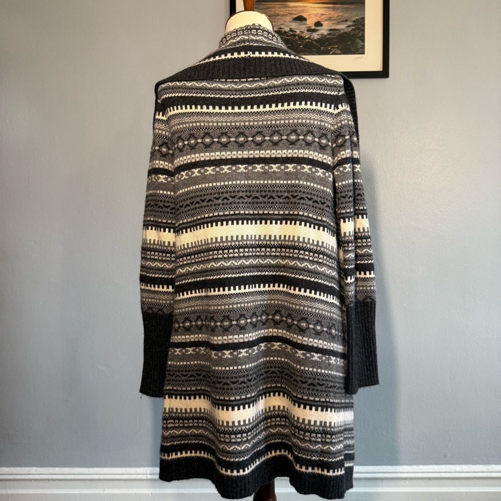 Neiman Marcus Cashmere Cardigan - Picture 4 of 6